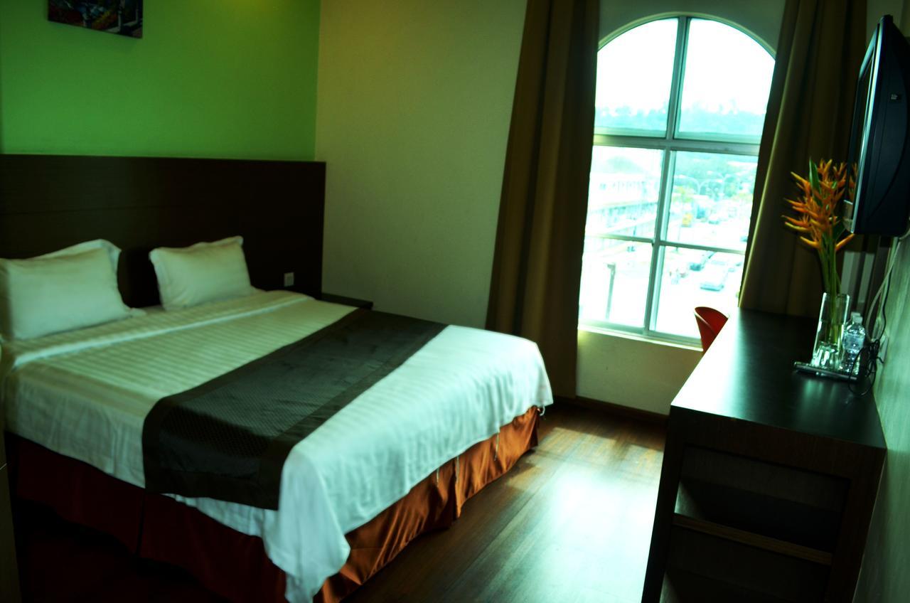 Lintas Plaza Hotel Kota Kinabalu Bagian luar foto